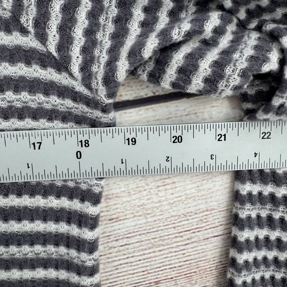 Lucky Brand‎ Striped Scoop Neck Tie Side Knit Top Women's Size Medium Gray/White - Picture 10 of 11